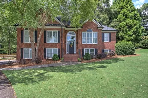 8 Cromwell Ct, Cartersville, GA 30120