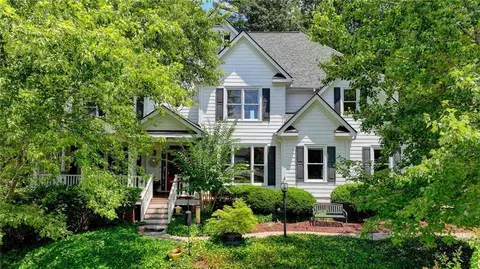 6729 Wessex Downs Dr, Alpharetta, GA 30005