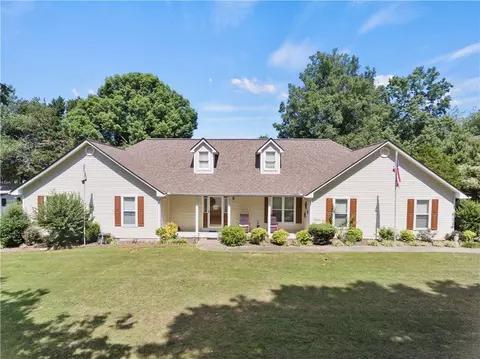 3926 Pointe N, Gainesville, GA 30506