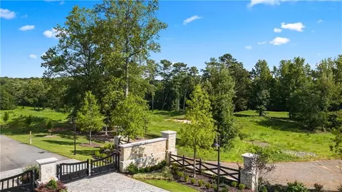 1013 Homestead Dr, Milton, GA 30004