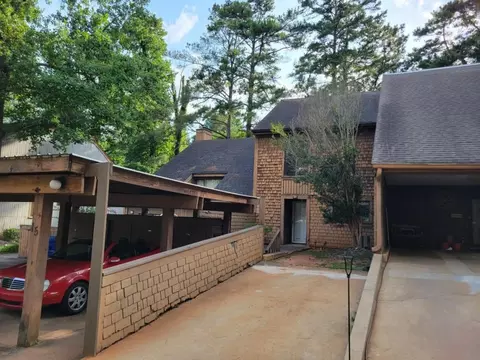 15 Willowick Dr, Lithonia, GA 30038