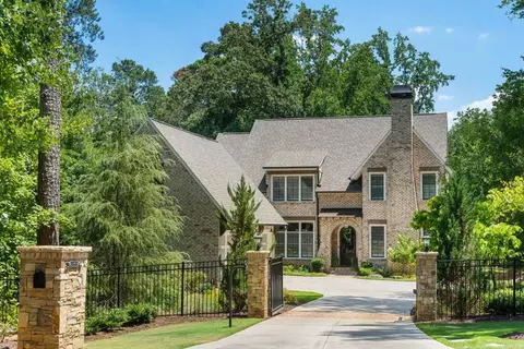 8345 Hewlett Rd, Sandy Springs, GA 30350