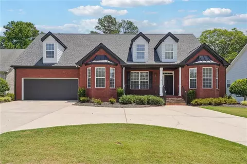 7211 Crestview Dr SE, Covington, GA 30014