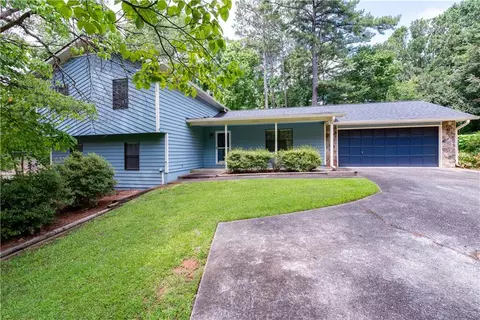 190 Omega Dr, Lawrenceville, GA 30044