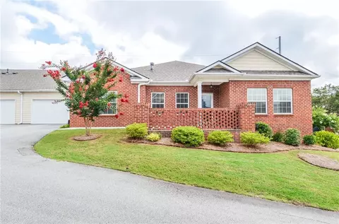 373 Villa Park Cir, Stone Mountain, GA 30087