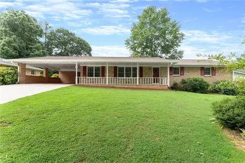 5672 Rosser Ct SW, Lilburn, GA 30047