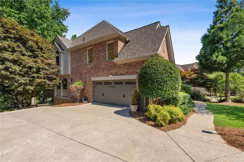 122 Riverview Dr, Suwanee, GA 30024 photo 2
