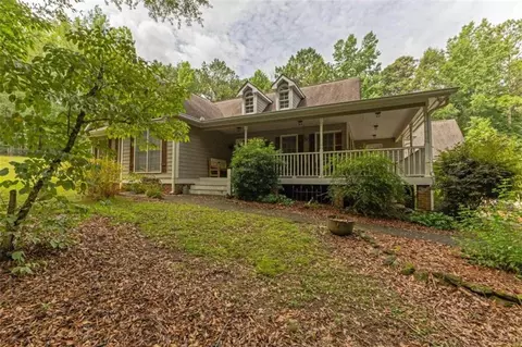 6425 Mixon Rd, Chattahoochee Hills, GA 30268