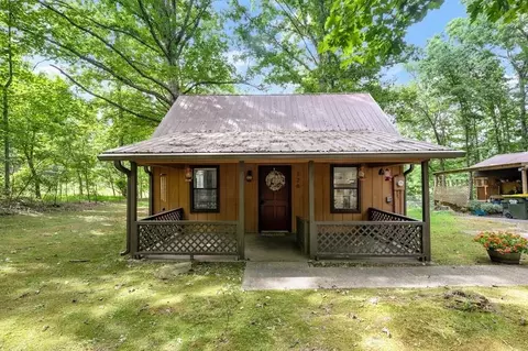 126 Corey Creek Ln, Clarkesville, GA 30523