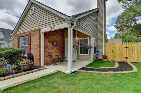 1500 Londonderry Dr, Woodstock, GA 30188