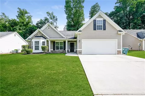 215 Sandstone Dr, Hampton, GA 30228