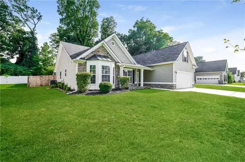 215 Sandstone Dr, Hampton, GA 30228 photo 4