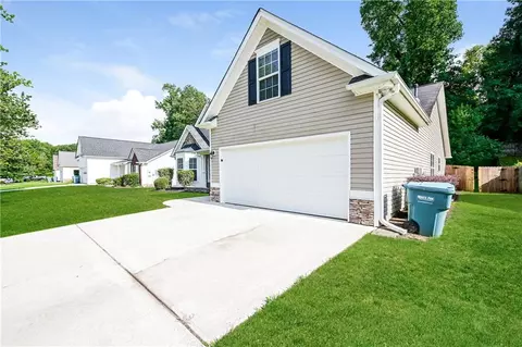 215 Sandstone Dr, Hampton, GA 30228 photo 3