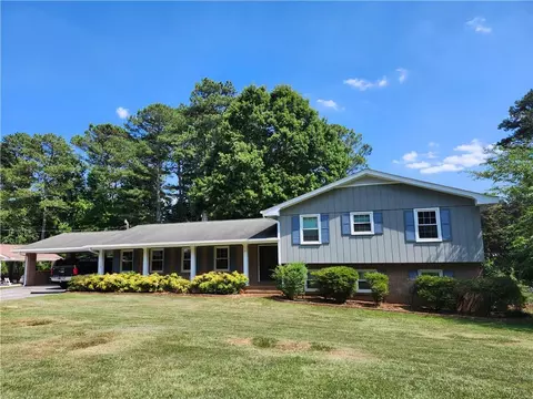 5046 Fox Forest Dr SW, Lilburn, GA 30047