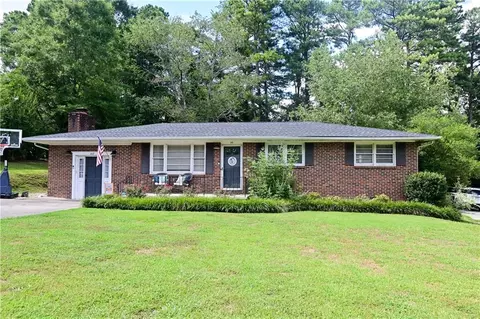 117 Hunt Dr, Calhoun, GA 30701