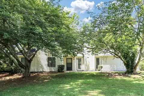 3513 Warwick Way, Snellville, GA 30039