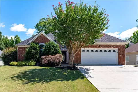 220 Candlewood Dr, Carrollton, GA 30117