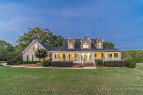 824 Cannon Dr, Social Circle, GA 30025