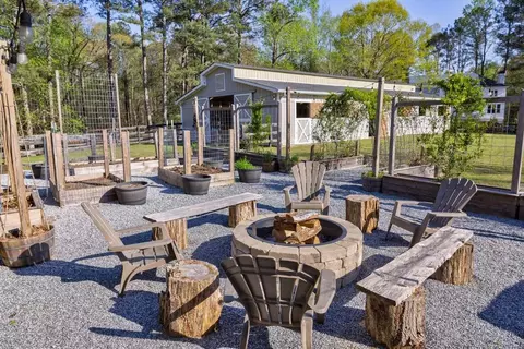 Exterior - 305 Ranchette Rd, Milton, GA 30004 photo 4 of 23