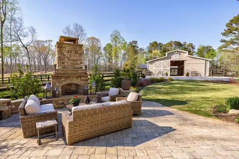 Exterior - 305 Ranchette Rd, Milton, GA 30004 photo 13 of 23