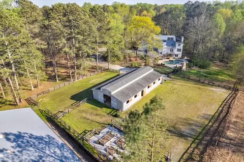Exterior - 305 Ranchette Rd, Milton, GA 30004 photo 5 of 23