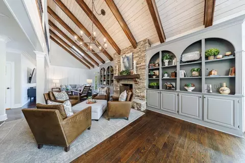 Living - 305 Ranchette Rd, Milton, GA 30004 photo 3 of 7