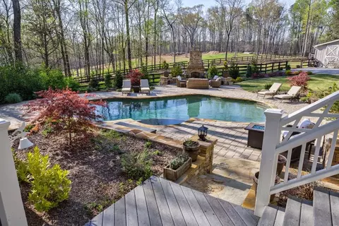 Exterior - 305 Ranchette Rd, Milton, GA 30004 photo 8 of 23