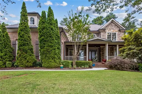 902 Nestling Dr, Lawrenceville, GA 30045