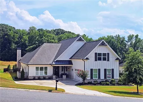 1989 Duncans Mill Ln, Jefferson, GA 30549