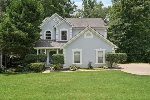 890 Walnut Creek Dr NW, Lilburn, GA 30047