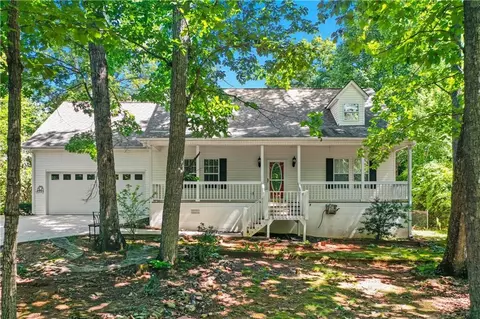 484 Washboard Rd, Cleveland, GA 30528