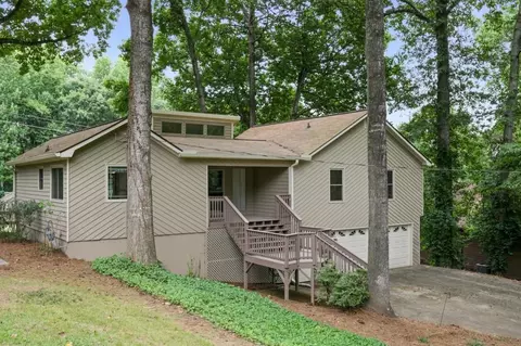 712 Cobb Trl, Woodstock, GA 30188