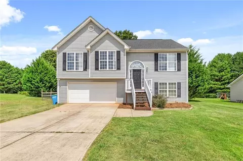 98 Huntington Ln, Commerce, GA 30529