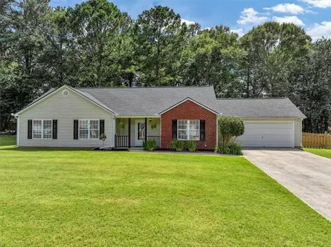 4205 Willow Springs Dr, Loganville, GA 30052