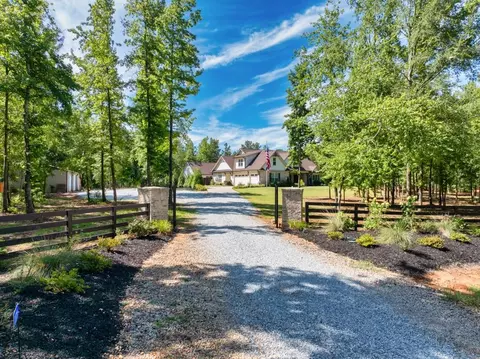 Exterior - 1179 Ethridge Rd, Jefferson, GA 30549 photo 2 of 33