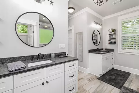 Bath - 1179 Ethridge Rd, Jefferson, GA 30549 photo 6 of 7