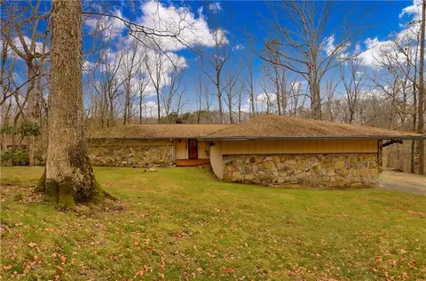 158 Leaf Lake Dr, Suwanee, GA 30024