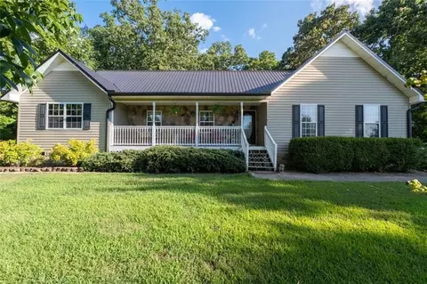 471 Oakland Dr SE, Calhoun, GA 30701