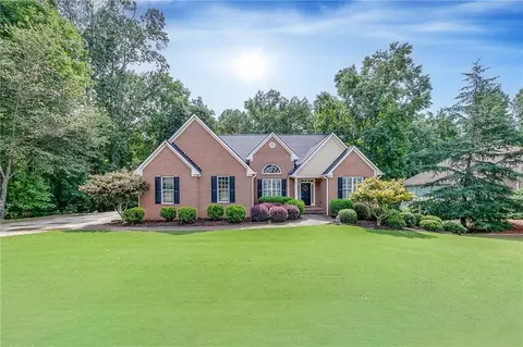 147 Prestwick Dr, Hoschton, GA 30548