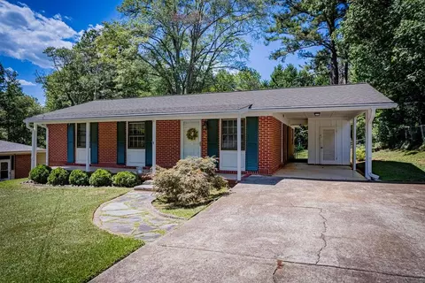 42 Willow Dr, Newnan, GA 30263