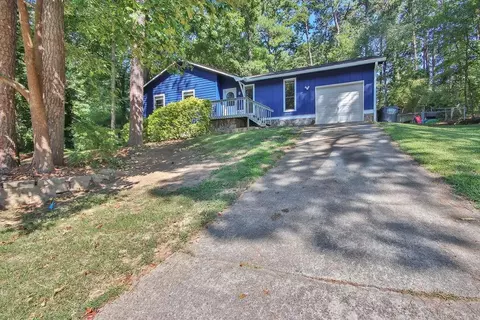3749 Tree Bark Ln, Snellville, GA 30039