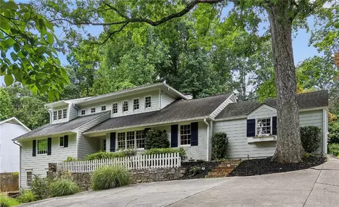 4710 Paran Vly NW, Atlanta, GA 30327
