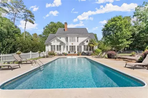 Exterior - 909 Deer Chase Rd, Toccoa, GA 30577 photo 2 of 28