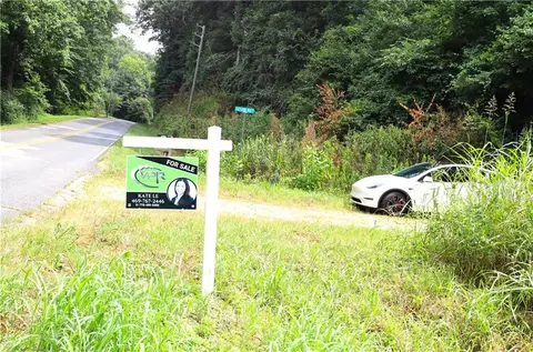 1512 Yonah Homer Rd, Maysville, GA 30558