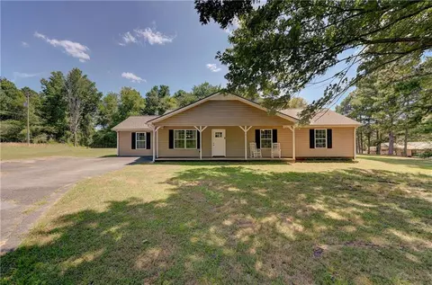 174 Sunrise Cir SE, Calhoun, GA 30701