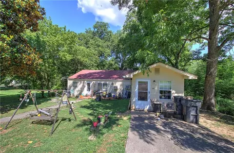 135 Congress St, Summerville, GA 30747