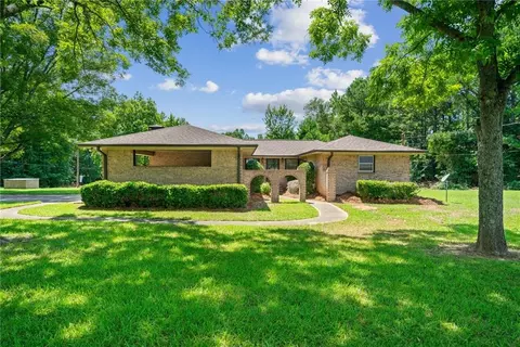 295 Upchurch Rd, Mcdonough, GA 30252