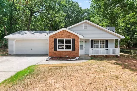 225 E Country Woods Dr E, Covington, GA 30016