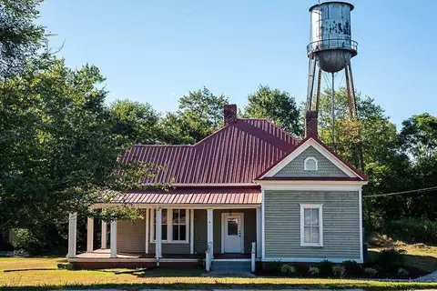 364 S Cherokee Rd S, Social Circle, GA 30025