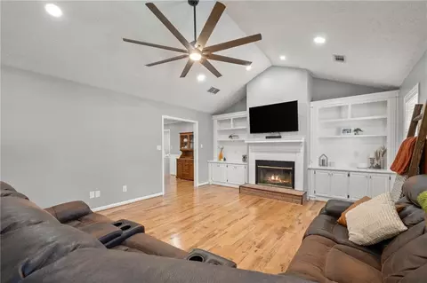 35 Flint Ct, Hoschton, GA 30548
